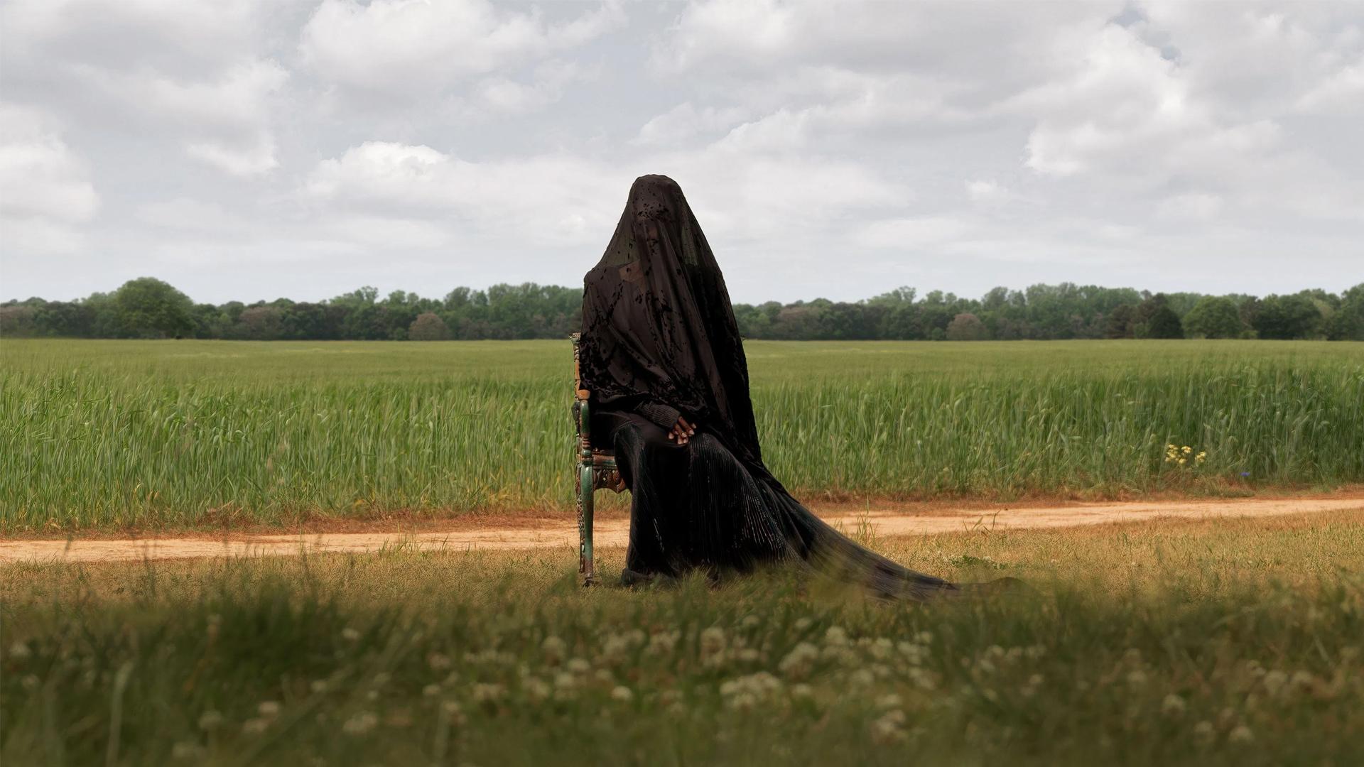 دانلود فیلم زنی در محوطه The Woman in the Yard 2025