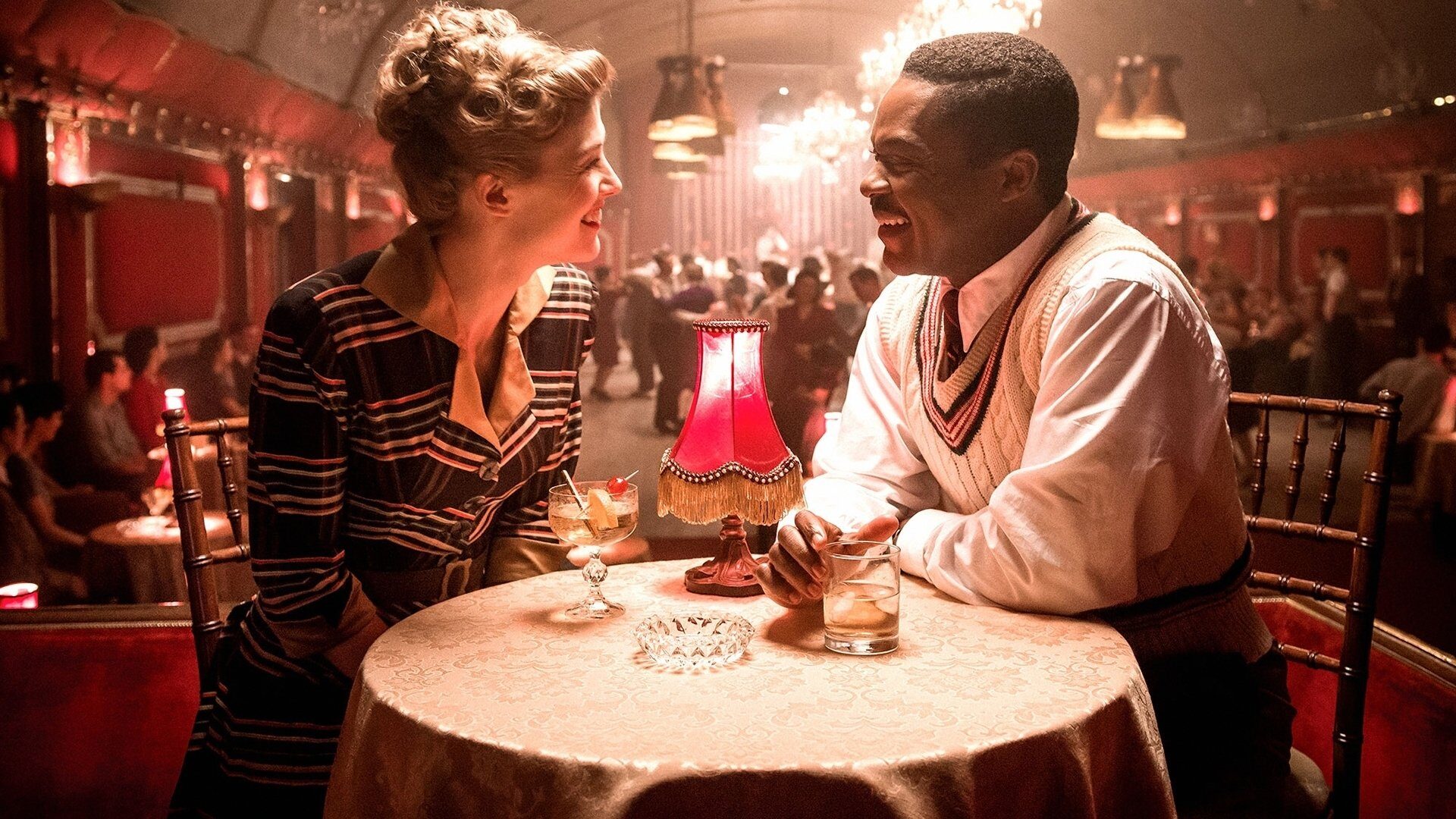 دانلود فیلم یک پادشاهی متحد A United Kingdom 2016