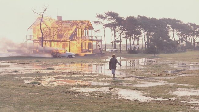دانلود فیلم ایثار The Sacrifice 1986